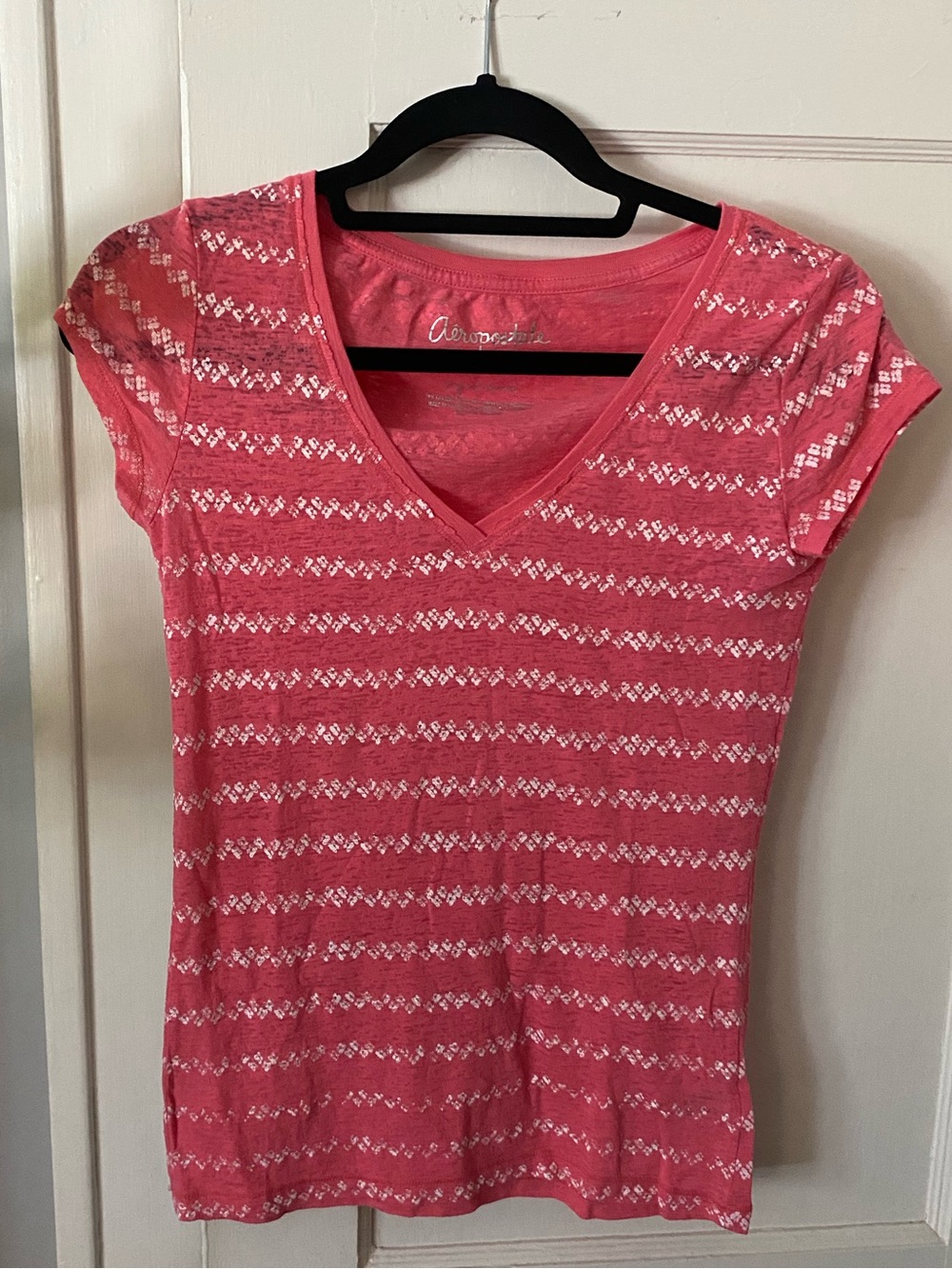 Y2K Aeropostale Pink V-Neck Knit Striped Chevron Top Short Sleeved Vintage